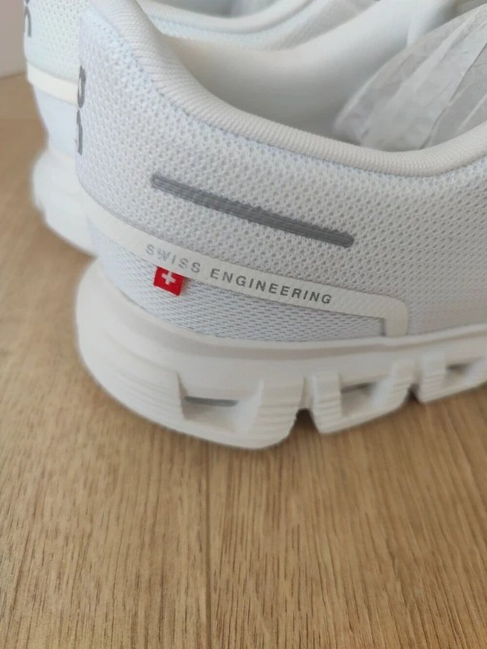 Women’s On Cloud 6 Sneakers White US 9 - Picture 5 of 8